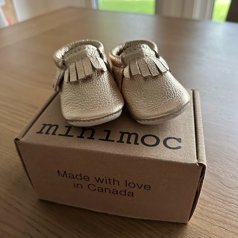 NIB Minimocs (Hey Folks) Baby Shoe Size 2